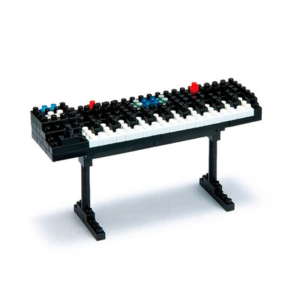 SYNTHESIZER