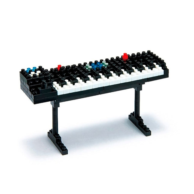 SYNTHESIZER